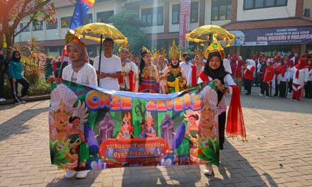 Dies Natalis ke-43 SmansaMozar : Superhero Hingga Flora Fauna Meriahkan Jalan Sehat Berkarakter